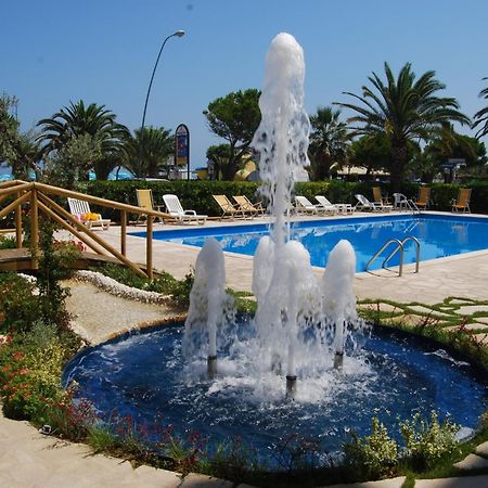 Hotel Costa Verde Tortoreto Eksteriør billede