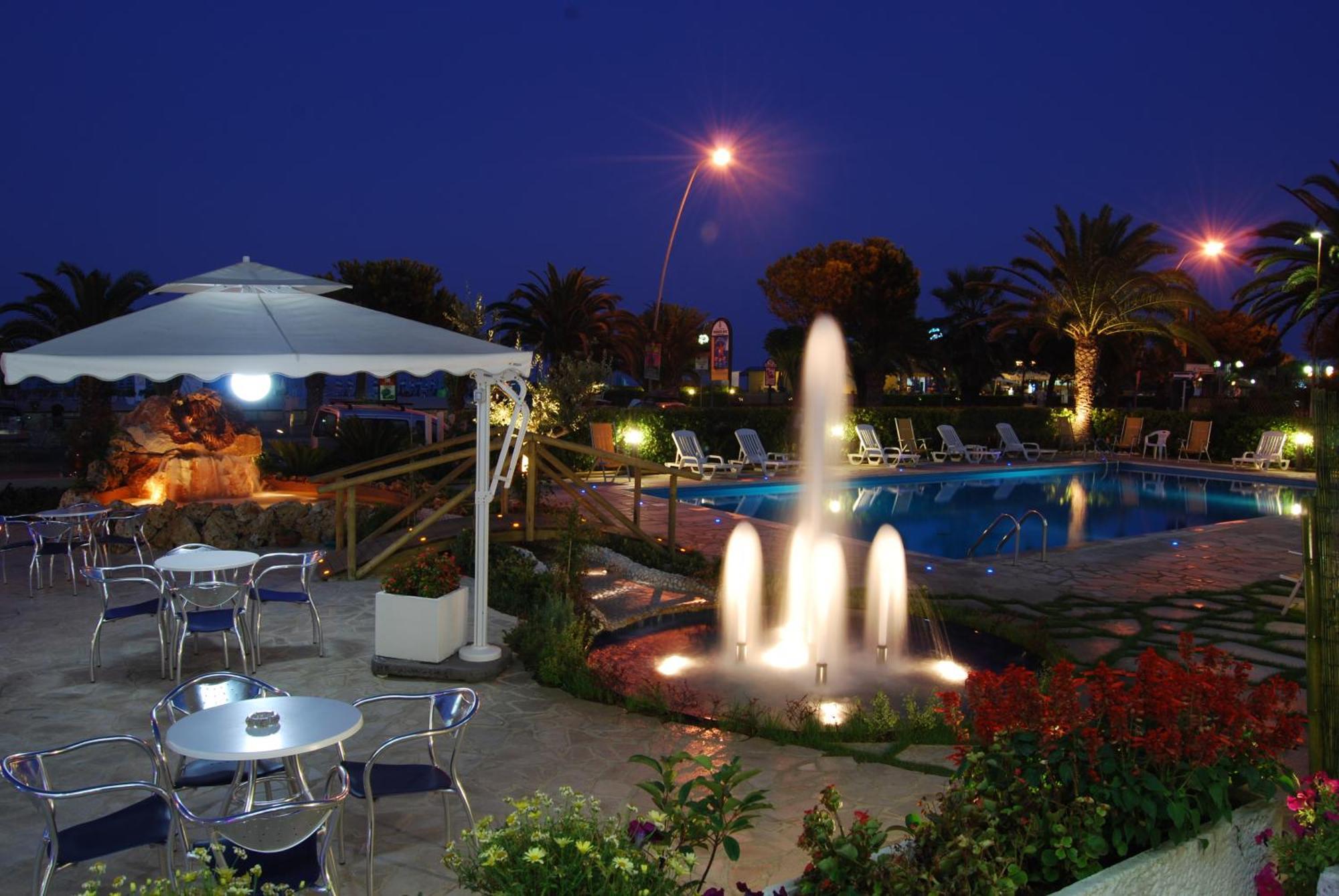 Hotel Costa Verde Tortoreto Eksteriør billede