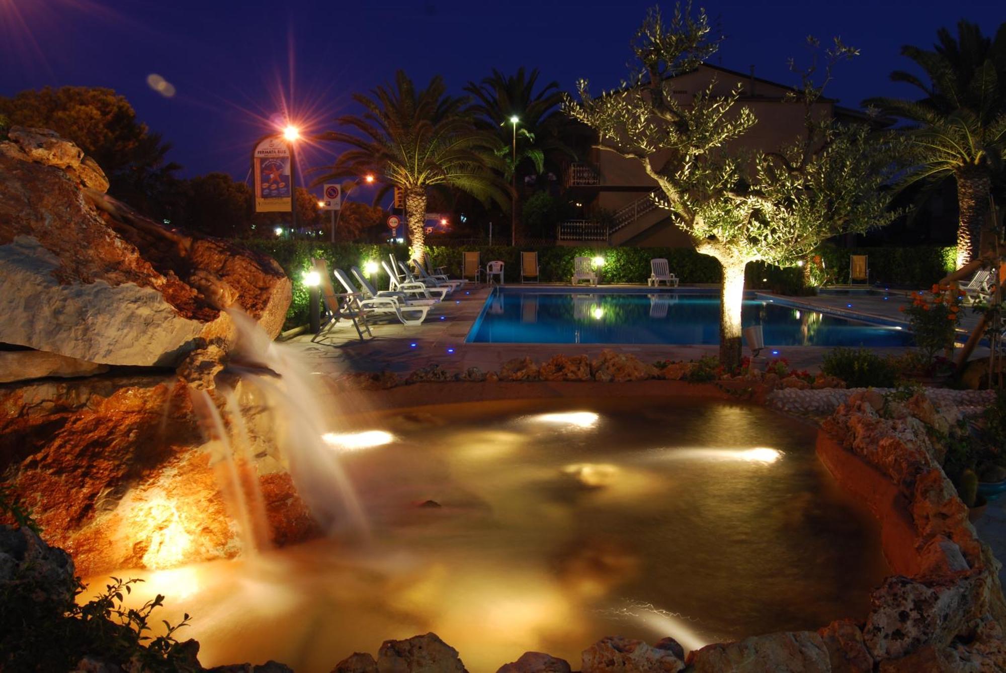 Hotel Costa Verde Tortoreto Eksteriør billede